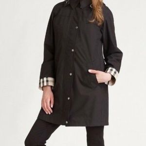 COPY - BURBERRY RAINCOAT with zip-out optional liner